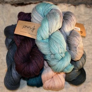 Fino (70% merino, 30% silke) Manos del Uruguay